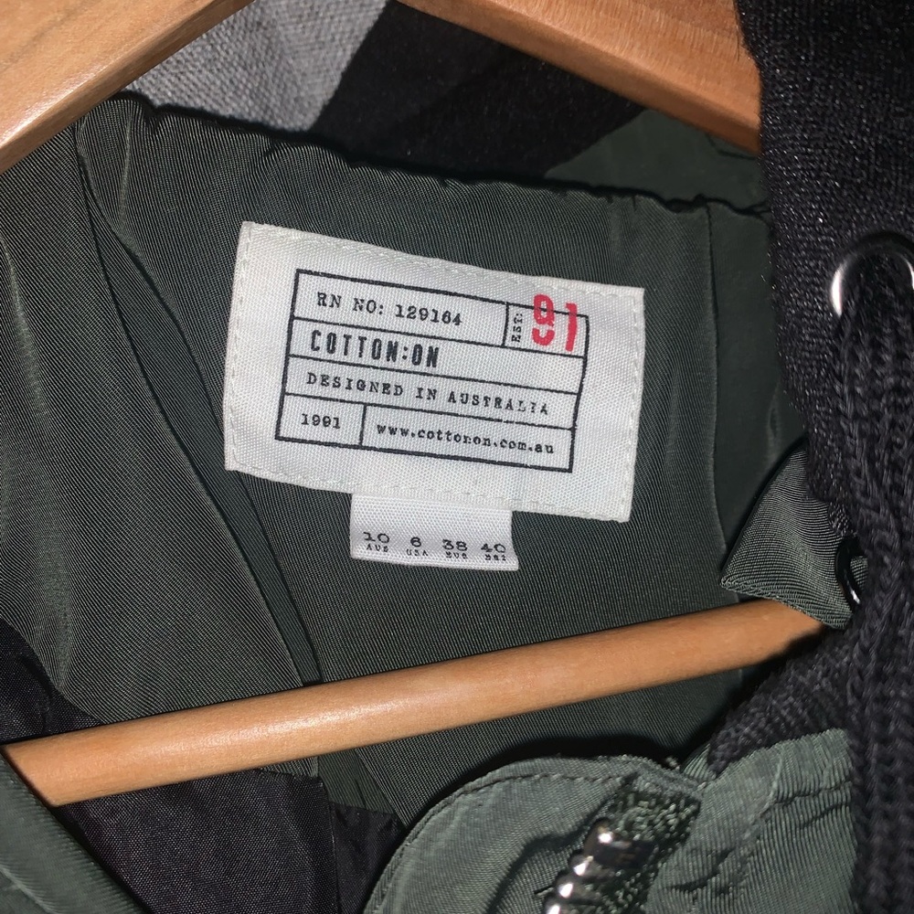 Cropped bomber jacket - Picture 3 of 6
